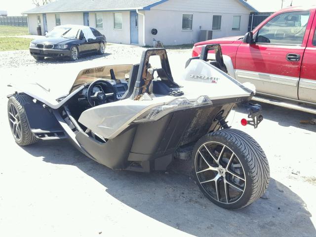 57XAAPFA3G7114688 - 2016 POLARIS SLINGSHOT SILVER photo 3