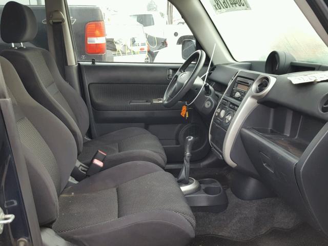 JTLKT334840157527 - 2004 TOYOTA SCION XB BLUE photo 5