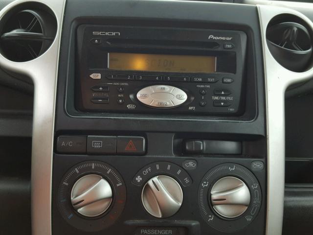 JTLKT334840157527 - 2004 TOYOTA SCION XB BLUE photo 9