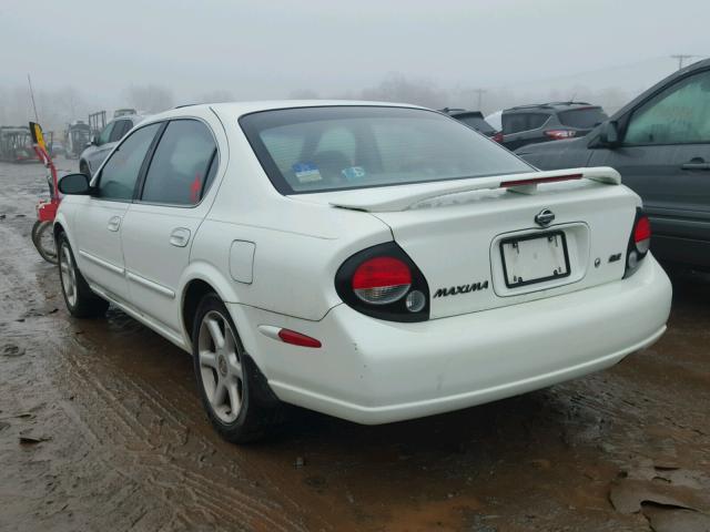 JN1CA31A6YT026537 - 2000 NISSAN MAXIMA GLE WHITE photo 3