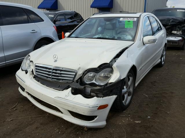 WDBRF52H56A912386 - 2006 MERCEDES-BENZ C GENERATI WHITE photo 2