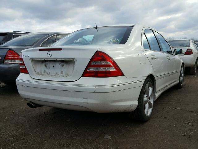 WDBRF52H56A912386 - 2006 MERCEDES-BENZ C GENERATI WHITE photo 4