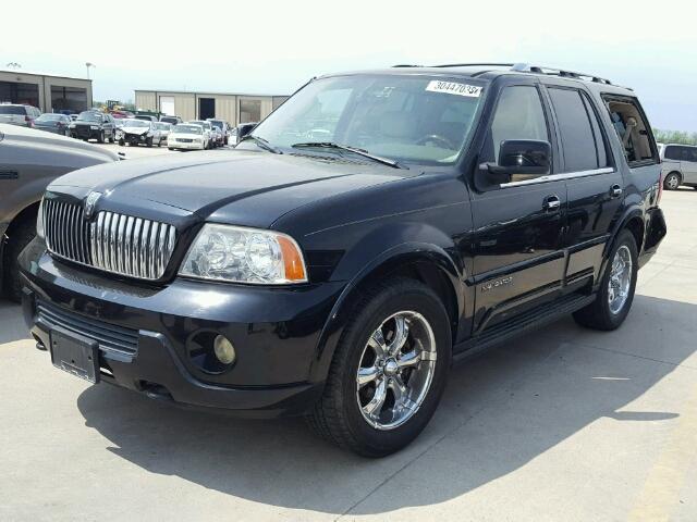 5LMFU27R74LJ38033 - 2004 LINCOLN NAVIGATOR BLACK photo 2
