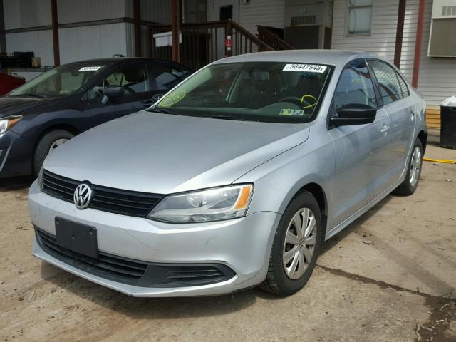 3VW1K7AJ0BM347288 - 2011 VOLKSWAGEN JETTA BASE ვერცხლისფერი ფოტო 2