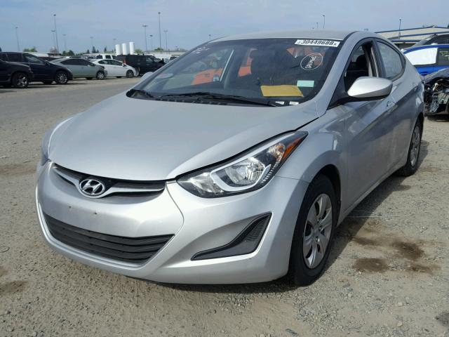 5NPDH4AE7GH698650 - 2016 HYUNDAI ELANTRA SE SILVER photo 2