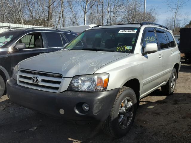 JTEEP21A840018462 - 2004 TOYOTA HIGHLANDER SILVER photo 2