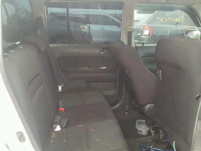 JTLKT324350192365 - 2005 TOYOTA SCION XB WHITE photo 6