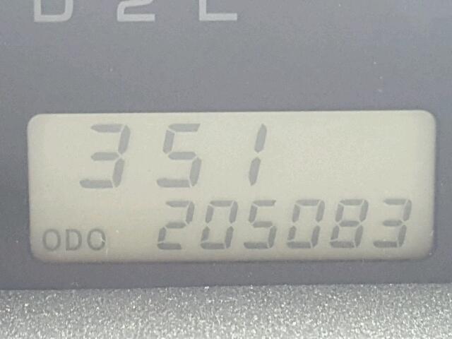 JTLKT324350192365 - 2005 TOYOTA SCION XB WHITE photo 8