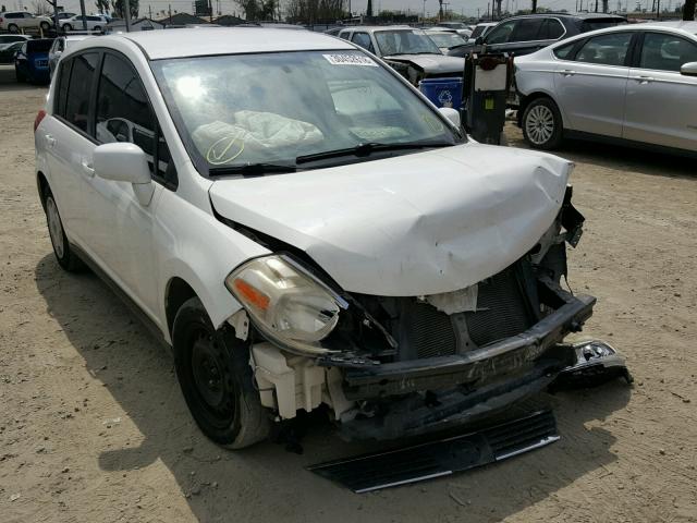 3N1BC13E48L389451 - 2008 NISSAN VERSA S WHITE photo 1