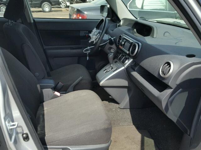 JTLZE4FE0A1107651 - 2010 TOYOTA SCION XB 银色 照片 5