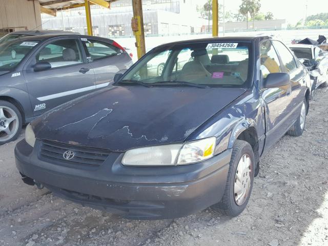 JT2BG22K0W0134958 - 1998 TOYOTA CAMRY CE BLUE photo 2