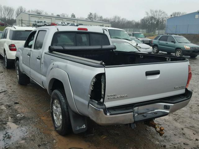 5TEMU52N47Z424917 - 2007 TOYOTA TACOMA DOU SILVER photo 3