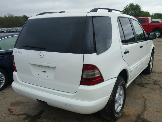 4JGAB54E31A283079 - 2001 MERCEDES-BENZ ML 320 WHITE photo 4