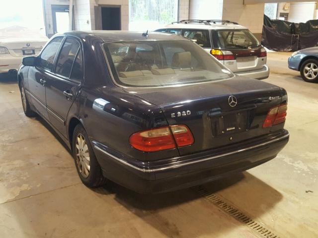 WDBJF82J72X071146 - 2002 MERCEDES-BENZ E 320 4MAT BLUE photo 3