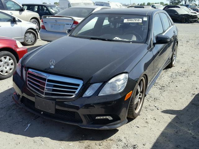 WDDHF9AB3AA167959 - 2010 MERCEDES-BENZ E 550 4MAT BLACK photo 2