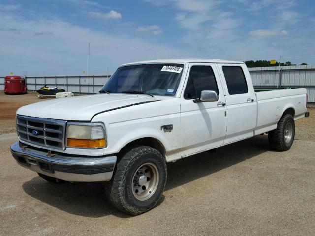 1FTJW35F8TEA16696 - 1996 FORD F350 WHITE photo 2