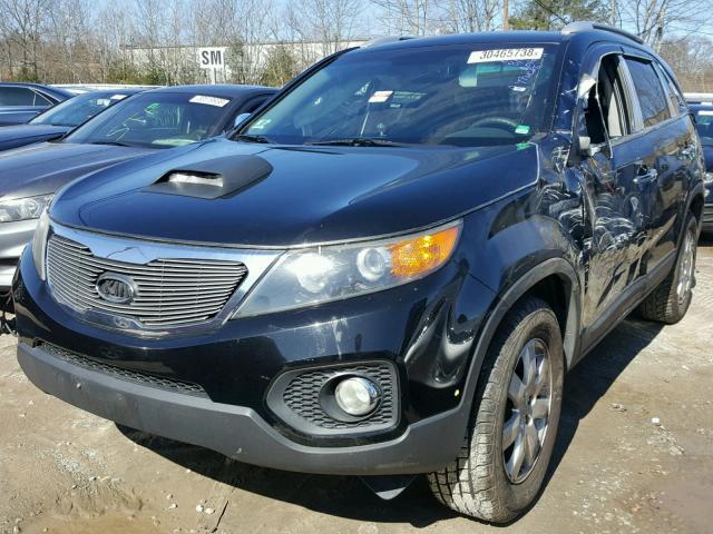 5XYKT3A6XCG206994 - 2012 KIA SORENTO BA BLACK photo 2