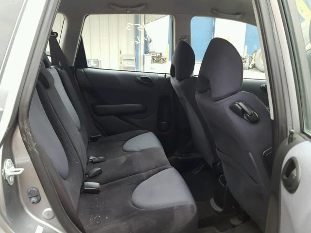 JHMGD38657S030735 - 2007 HONDA FIT S GRAY photo 6