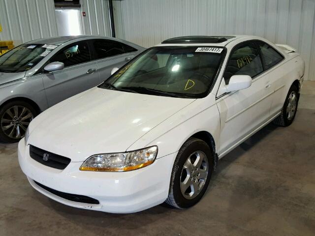 1HGCG2255XA000546 - 1999 HONDA ACCORD EX WHITE photo 2