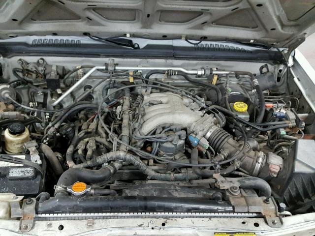 5N1ED28TXYC560361 - 2000 NISSAN XTERRA XE SILVER photo 7