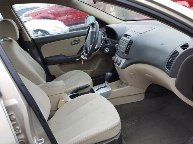 KMHDU46D58U358590 - 2008 HYUNDAI ELANTRA GL GOLD photo 5