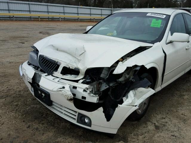 1LNHM86SX4Y670477 - 2004 LINCOLN LS 白色 照片 9