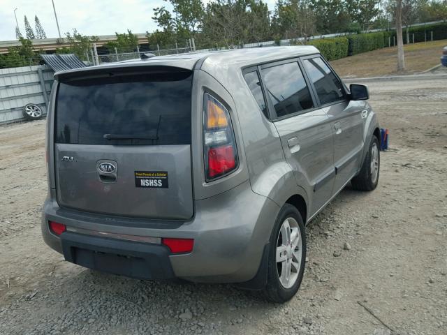 KNDJT2A22A7029547 - 2010 KIA SOUL + GRAY photo 4