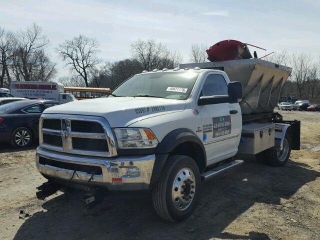 3C7WRNBL3HG640105 - 2017 RAM 5500 WHITE photo 2