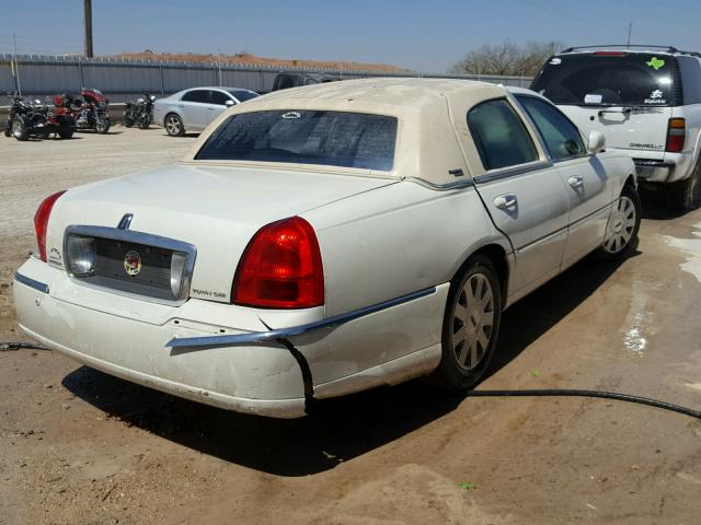 1LNHM82W55Y656853 - 2005 LINCOLN TOWN CAR S CREAM photo 4