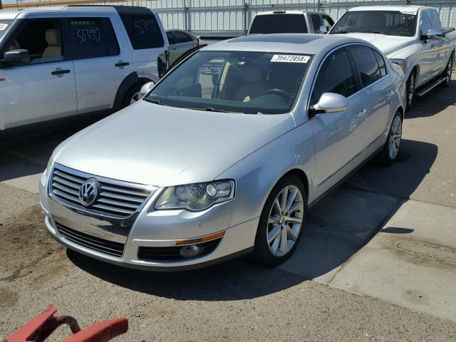 WVWCU73C88E059232 - 2008 VOLKSWAGEN PASSAT VR6 SILVER photo 2