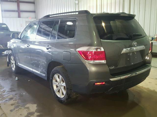 5TDBK3EH0BS044096 - 2011 TOYOTA HIGHLANDER GRAY photo 3