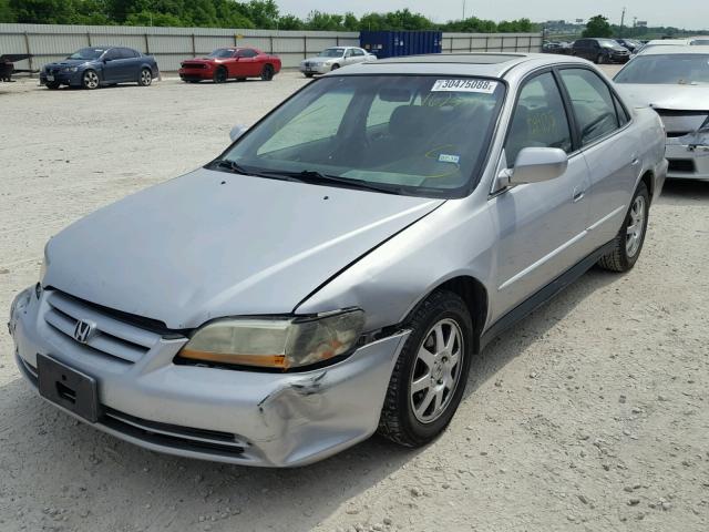 1HGCG56742A162514 - 2002 HONDA ACCORD SE SILVER photo 2