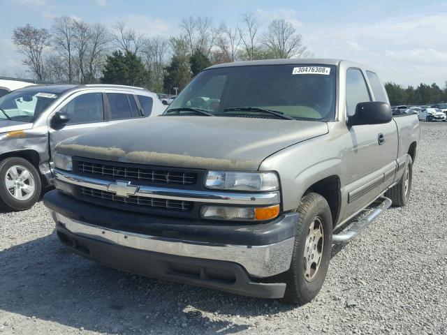 2GCEC19W421213759 - 2002 CHEVROLET SILVERADO SILVER photo 2