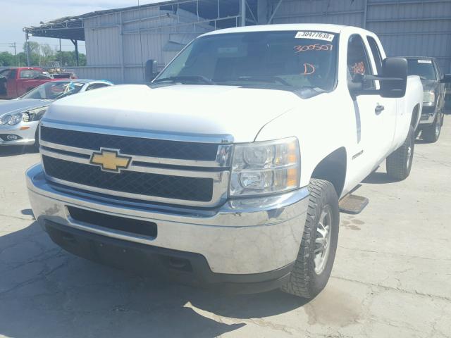 1GC2CVCG3BZ300507 - 2011 CHEVROLET SILVERADO WHITE photo 2