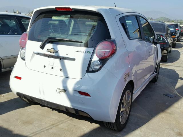 KL8CL6S06EC475543 - 2014 CHEVROLET SPARK EV 2 WHITE photo 4