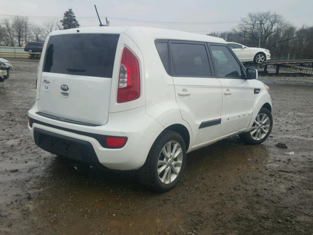 KNDJT2A53D7573375 - 2013 KIA SOUL WHITE photo 4