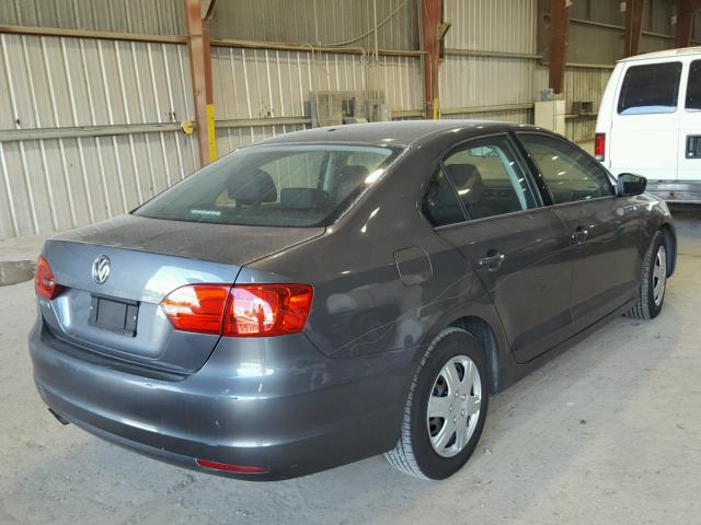 3VW2K7AJ8DM402285 - 2013 VOLKSWAGEN JETTA BASE 灰色 照片 4