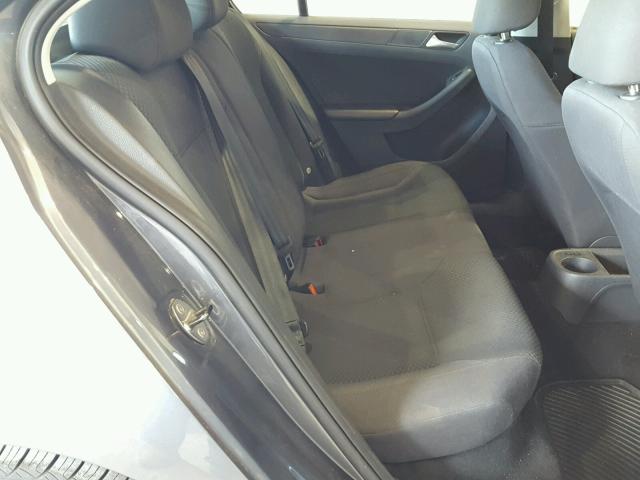 3VW2K7AJ8DM402285 - 2013 VOLKSWAGEN JETTA BASE 灰色 照片 6