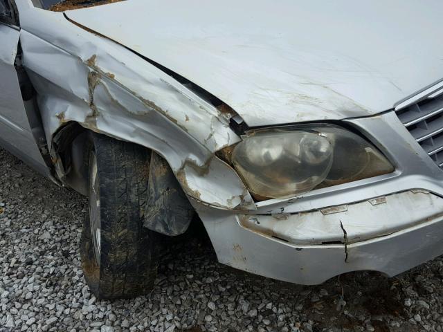 2C4GM68425R672376 - 2005 CHRYSLER PACIFICA T SILVER photo 9