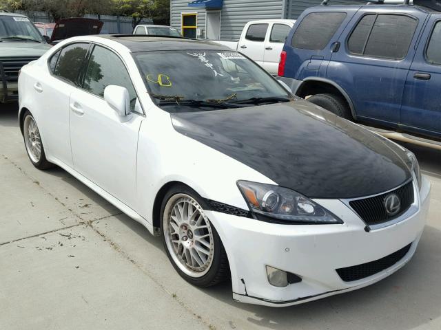 JTHBE262765002370 - 2006 LEXUS IS 350 WHITE photo 1