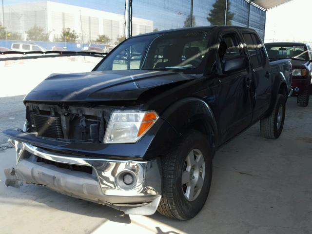 1N6AD07U76C413054 - 2006 NISSAN FRONTIER C BLACK photo 2