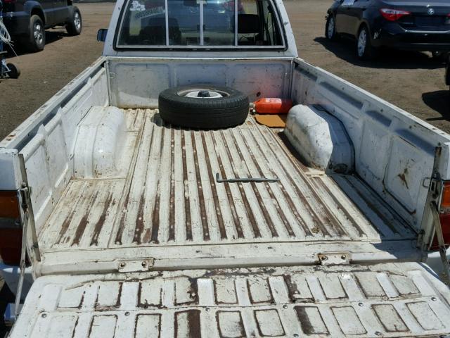 JT4RN70D3G0017213 - 1986 TOYOTA PICKUP XTR WHITE photo 6