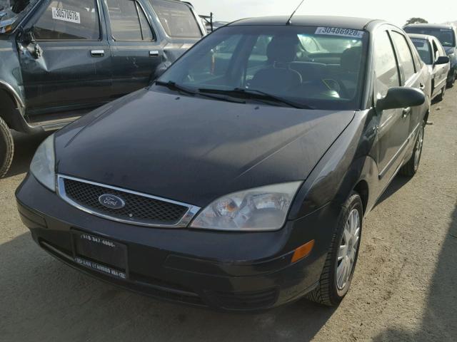 1FAFP34N96W101806 - 2006 FORD FOCUS ZX4 BLACK photo 2