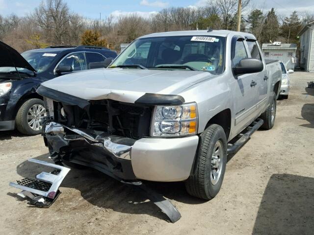 3GCPKREA7BG138597 - 2011 CHEVROLET SILVERADO SILVER photo 2