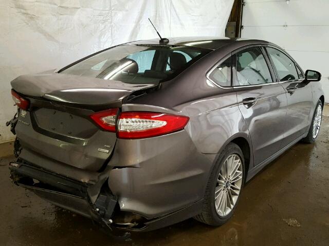 3FA6P0H9XDR261687 - 2013 FORD FUSION SE GRAY photo 4