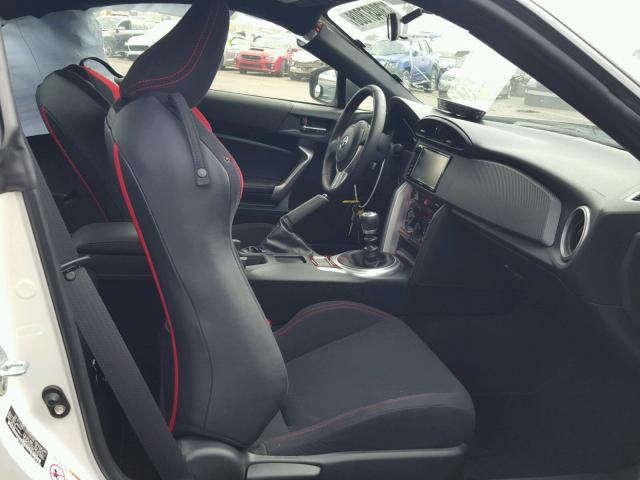 JF1ZNAA11G9708369 - 2016 TOYOTA SCION FR-S თეთრი ფოტო 5