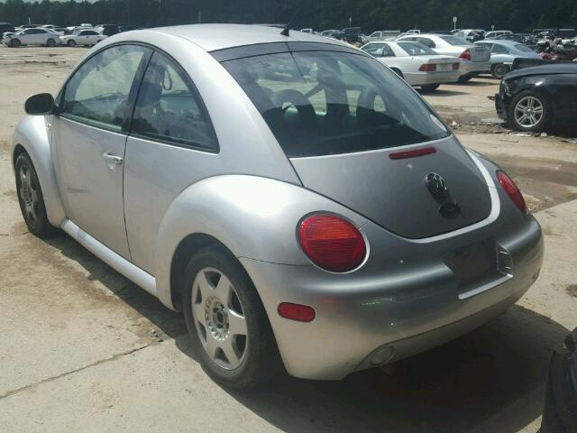 3VWDC21C11M412761 - 2001 VOLKSWAGEN NEW BEETLE 银色 照片 3