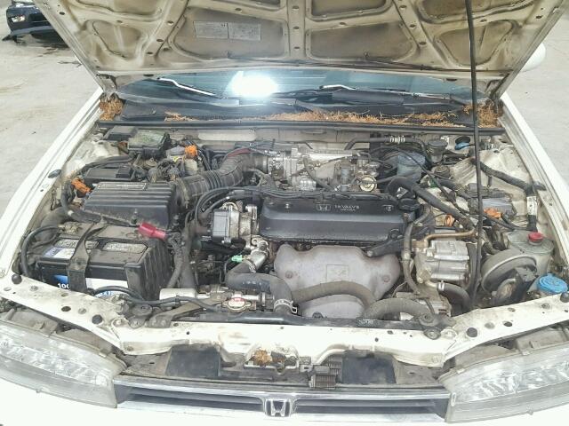 1HGCB7577PA018104 - 1993 HONDA ACCORD EX WHITE photo 7