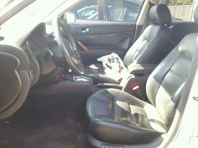 WVWTH63B94P100052 - 2004 VOLKSWAGEN PASSAT GLX 白色 照片 5