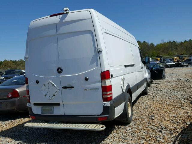 WD3PE8DE2E5830892 - 2014 MERCEDES-BENZ SPRINTER 2 WHITE photo 4